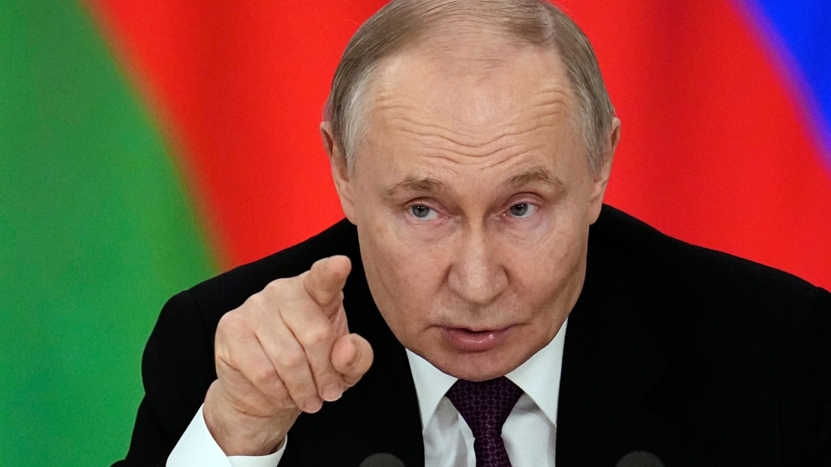 Putin aceita discutir cessar-fogo, mas exige diálogo com os EUA; Trump cogita concessão de territórios à Rússia